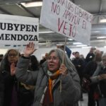 Mendoza: cansados de reclamar por sus medicamentos, Jubilados tomaron la sede de PAMI