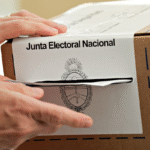 Cierre de alianzas: el oficialismo y el peronismo presentaron sus frentes para los comicios de octubre