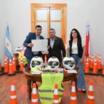 San Gustavo: el intendente Simino recibió kits de seguridad en Casa de Gobierno