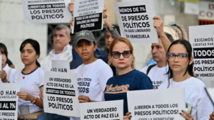 Venezuela liberará a 379 presos políticos y crece la expectativa por los argentinos detenidos