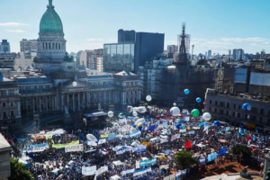 El Gobierno insistirá con modificar las licencias por enfermedad durante las sesiones ordinarias