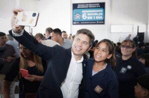 Kicillof inauguró seis escuelas en Ezeiza y se reunió con las autoridades de la Conferencia Episcopal Argentina