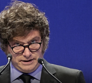 Más declaraciones polémicas de Milei: «aquellos que defienden la Industria Nacional son unos chorros»