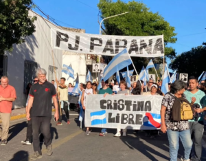 Paraná: en la marcha por el 24 de Marzo también hubo un reclamo por “Cristina Libre”