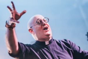 El cura DJ reunió a 200mil personas en Plaza de Mayo con un multitudinario homenaje al papa Francisco