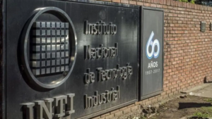 Víctimas del vaciamiento: el Gobierno elimina controles del INTI sobre alimentos y bebidas