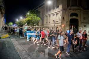 Paraná: se realizó la Marcha de Antorchas y la tradicional Vigilia para conmemorar el 2 de abril 