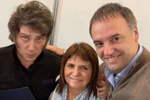 Milei dijo que “ni en pedo” Adorni dejará el Gobierno y Bullrich le pidió que presente las pruebas