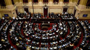 Sesión clave en Diputados: el oficialismo busca bloquear el pedido de interpelación a Manuel Adorni
