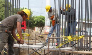 Denuncian que se perdieron 91.000 empleos en la construcción desde que asumió Milei