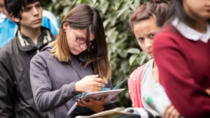 El 52% de los adolescentes no logra proyectar su futuro laboral y crece la incertidumbre por el empleo
