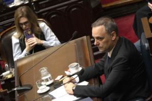 La oposición se organiza para interpelar a Manuel Adorni