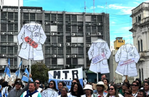 AMET rechazó el aumento por decreto y los gremios docentes evalúan recurrir a la Justicia
