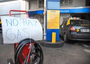 El modelo Milei deja al país sin GNC: Piquete total en la 72 y más surtidores secos, colas inmensas