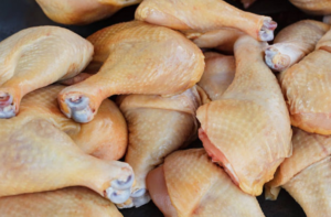Con el consumo de carne vacuna por el piso, se registraron aumentos en los precios del cerdo y pollo