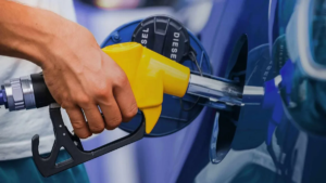 Gobierno posterga al 1 de julio la aplicación plena de impuestos a los combustibles