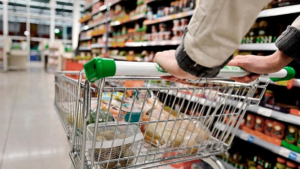 Nueve de cada diez argentinos tiene algún tipo de dificultad económica: qué gastos priorizan y cuáles postergan
