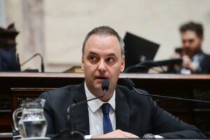 Investigación por enriquecimiento ilícito: la Justicia reconstruye millonarios gastos de Manuel Adorni y complica la justificación de su patrimonio