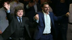 Milei fue denunciado penalmente: viajó a Brasil a un acto partidario con fondos oficiales