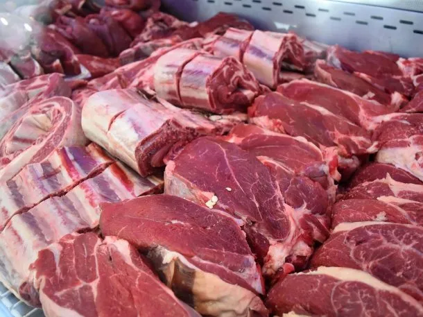 El consumo de carne cayó más del 11% en el primer semestre del año, el peor nivel de demanda en 30 años