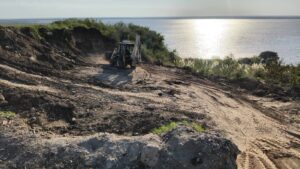 Santa Elena: se realizan tareas con maquinaria en zonas de barrancas