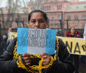 Milei enloquecido, la oposición unida en la calle: el efecto del fracaso económico libertario