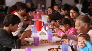 Crisis económica: casi la mitad de quienes buscan ayuda en templos pide alimentos, trabajo o dinero