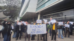 La trajo Macri, hoy despide trabajadores sin indemnización y no paga sueldos: la Justicia embargó las cuentas de Flybondi