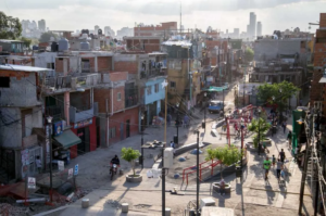 El 60 % de los habitantes de barrios populares está endeudado