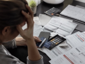 Advierten que el 47,7% de los hogares argentinos no llega a fin de mes