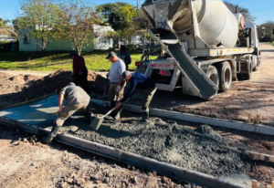 La Paz: avanzan las obras de cordón cuneta y badenes