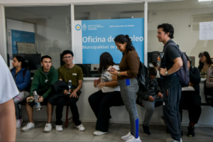 El desempleo crece en Paraná y Concordia y vuelve a poner al trabajo en el centro del debate