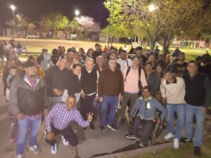 Rossi avanza en su campaña rumbo a la gobernación: se reunió con vecinos en Paraná