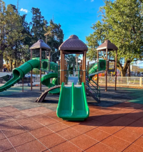 Santa Elena renueva Plaza Centenario con un nuevo parque para las infancias