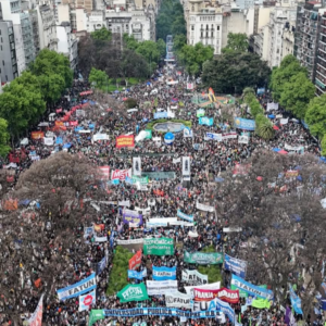 Masiva marcha universitaria al Congreso: hubo infiltrados y represión