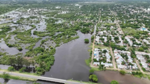 Super niño: la crecida histórica del río Paraná inunda el Litoral y mantiene en alerta a varias provincias